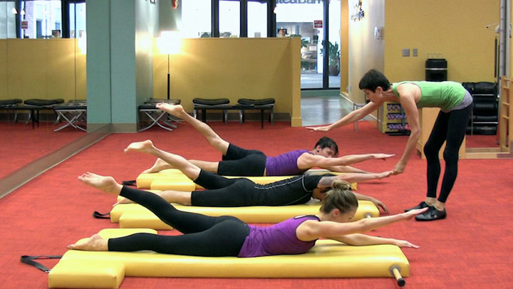 Pilates 与多萝西-凡德瓦勒一起进行高级垫上运动