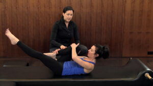 Pilates เคล็ดลับสำหรับอาการปวดคอกับเจนนิเฟอร์ ครีส์