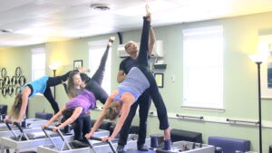 Treino avançado de Pilates Reformer com Anthony Rabara