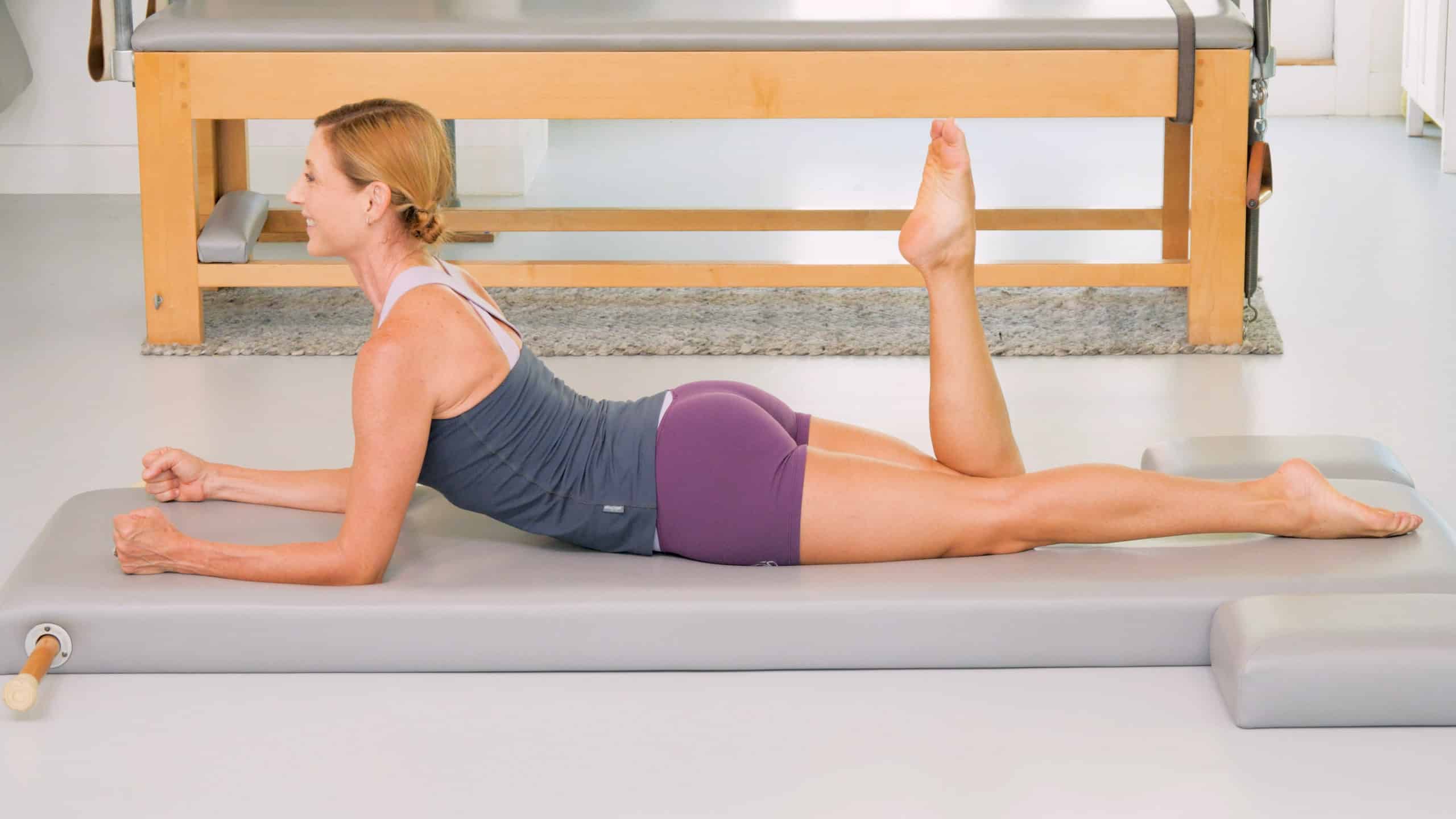 A Better Single Thigh Stretch - Soma Pilates